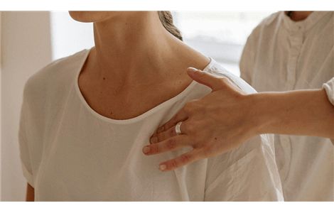 Home Doctor for Healing a Torn Rotator Cuff in Manilva